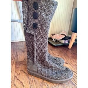 UGG Tall Knit Sweater Boots Women’s | Button Detail | Cozy Winter Boots
Size 8